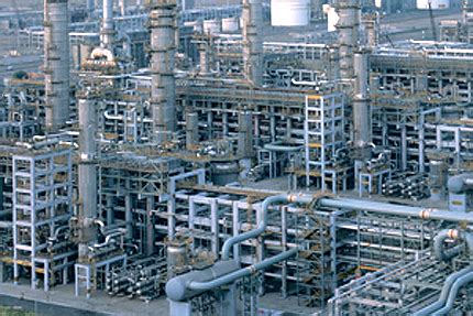 Top 10 large oil refineries