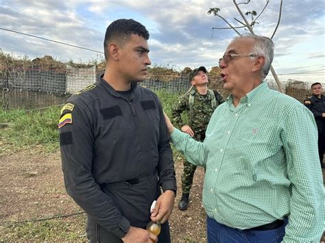 La Jornada Liberan A Polic As Y Empleados De Petrolera Retenidos En