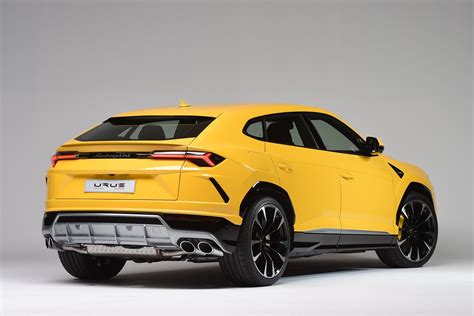 2018 New Lamborghini Urus Suv Revealed Pictures Auto Express