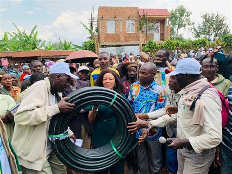 Pénurie d eau en Territoire de Kabare L honorable Claude Nyamugabo