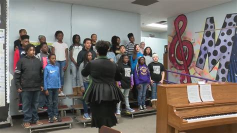 Dunbar Magnet Middle School Choir Spreads Joy In The Community Youtube