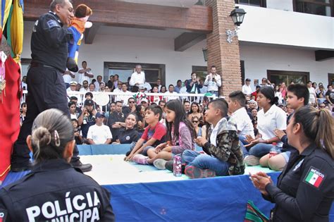 Vallartenses Disfrutan Del Tradicional Desfile Meridiano Mx