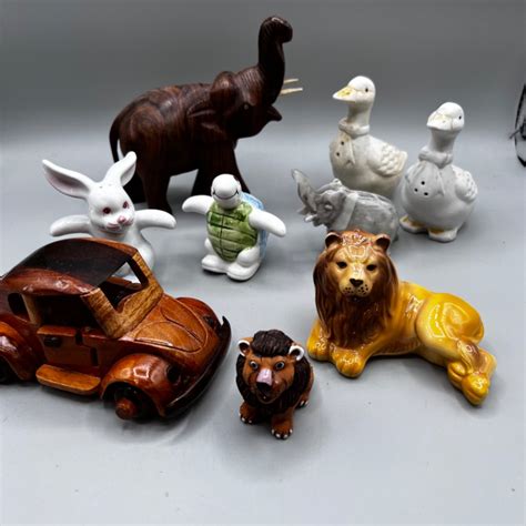 Lot 421 Figurines Slocal Estate Auctions Network