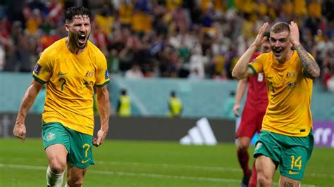 Australia 1 0 Denmark Socceroos Into World Cup Knockout Stages For