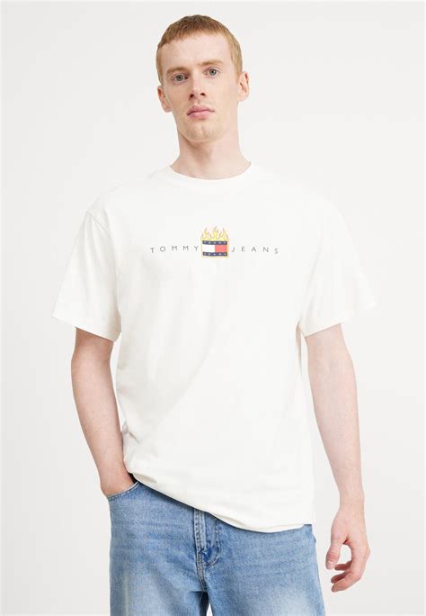 Tommy Jeans Linear Fire Flag Tee Unisex Marškinėliai Su Spaudiniu