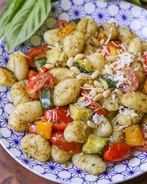 Easy Pesto Gnocchi | Lil' Luna