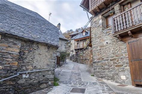 Valle de Arán una ruta blanca por sus pueblos y tradiciones