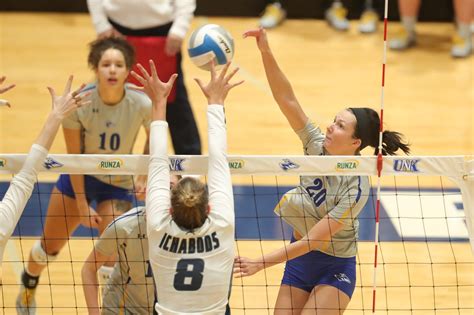 PHOTO GALLERY: Loper Volleyball Wins MIAA Conference Tournament – UNK News