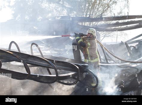 Loesch Arbeitet Loesch Einsatz Stockfotos Und Bilder Kaufen Alamy