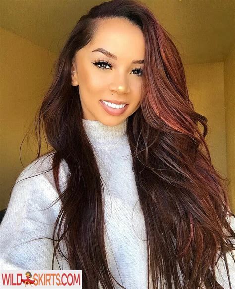 19 Hot Photos By Brittany Renner