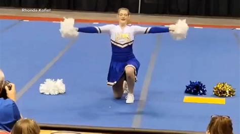 Video Cheerleader Soars In Solo Performance At State Championship Abc