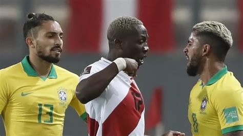 Perú vs Brasil Luis Advíncula hizo ver un nuevo error de Julio