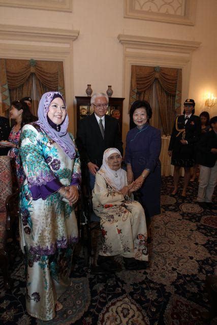 President Tony Tan Keng Yam And His Wife Mrs Mary Tan Are