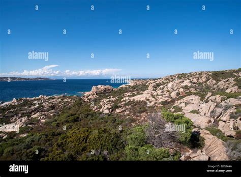 Costa selvaggia della Sardegna, isola Caprera Stock Photo - Alamy