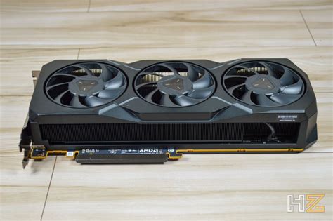 amd radeon rx  xt   amd graphics cards itigic