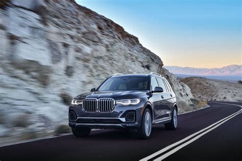 Video Bmw X7 Gets Reviewed Against 2019 Mercedes Benz G Wagon