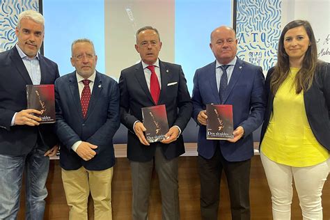 El Alcalde De Antequera Asiste A La Presentaci N Del Libro Dos