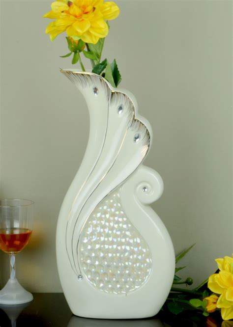 Swan Vase 1203 07022 This Elegant Swan Shaped Vase Has An Opening On