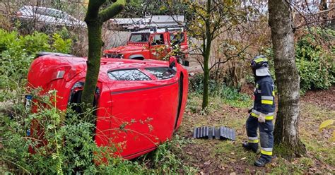 Si Ribalta Con La Sua Auto Nel Vialetto Di Casa Una 91enne Ne Esce Illesa