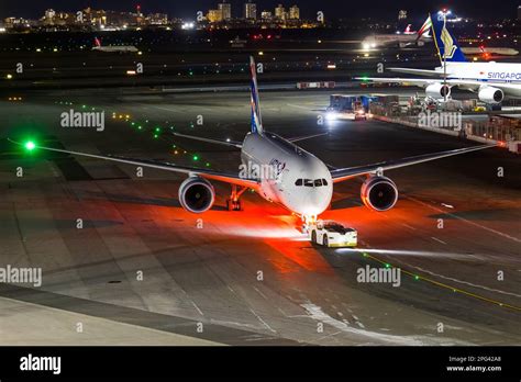 Latam Airlines B Pushing Back In New York Jfk Stock Photo Alamy