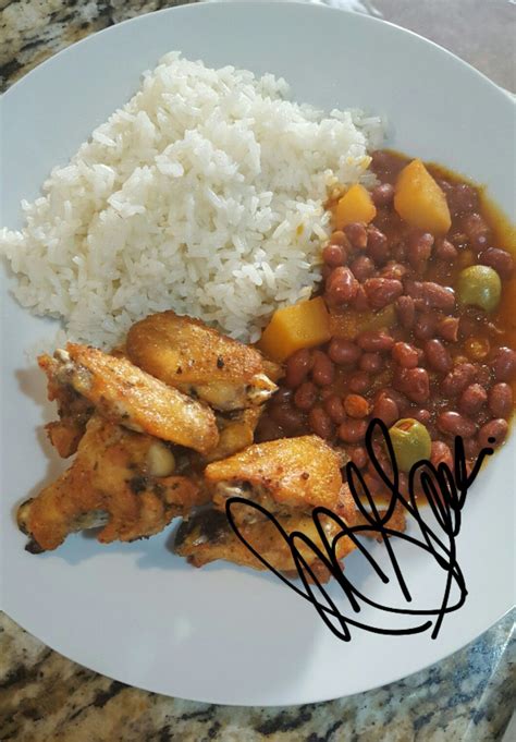 Arroz Con Habichuelas Y Pollo