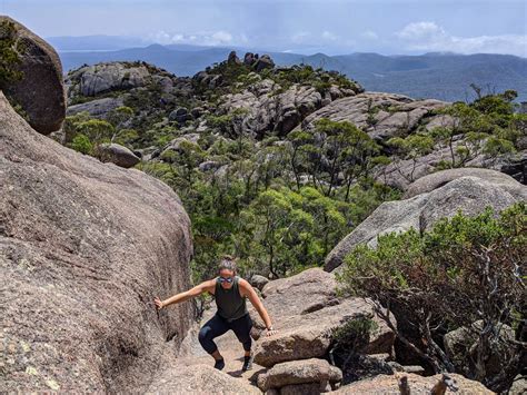 How To Summit Mount Amos For Tasmanias Famous View Of Wineglass Bay