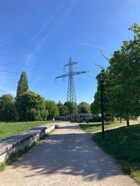 Danger Des Lignes Haute Tension Magny Les Hameaux L Enfouissement