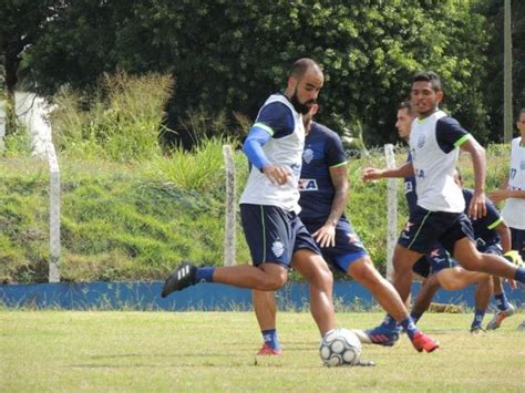 Avaí x CSA Confronto direto do G4 pode acarretar em novo líder