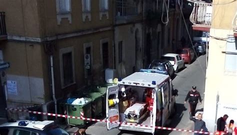 Sparatoria In Via Capecelatro Un Ferito Lo Jonio