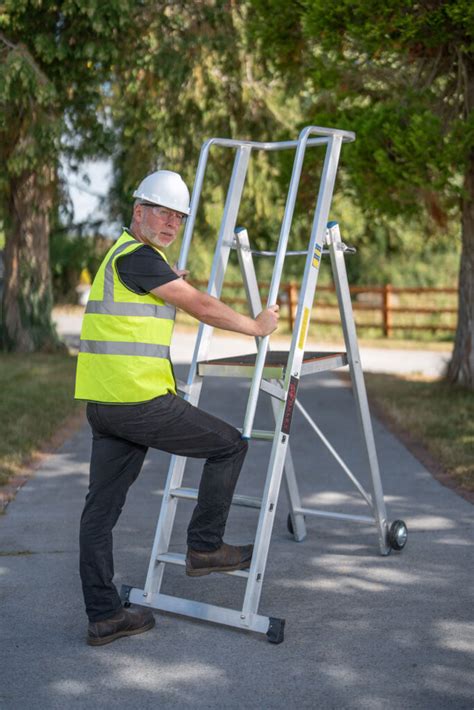 Heavy Duty Professional Step Ladder with Handrail Archives - Oxley ...