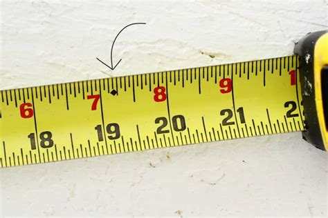 How to Use a Tape Measure to Measure Things (Plus Additional Features ...