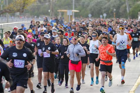 Diego Jofré Y Camila Sánchez Ganaron La Media Maratón De Concón Radio