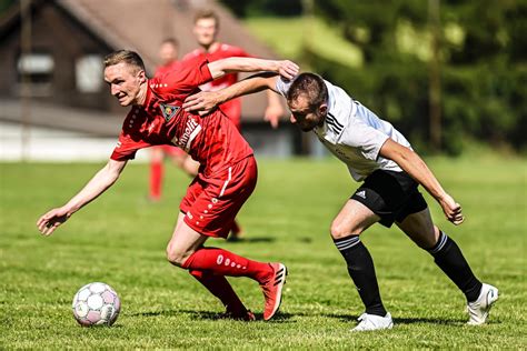 Bildergalerie Vom Gruppenliga Spiel Sg Oberzell Z Ntersbach Sv