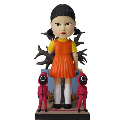 Squid Games - Young-HEE with Guards Bobblehead – Bobbletopia