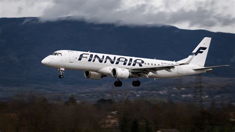 Aerol Nea Finnair Pesa A Pasajeros Antes De Subir Al Avi N Cobra El