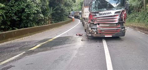 Acidente Entre Carretas Deixa Trânsito Congestionado Na Via Anchieta Em