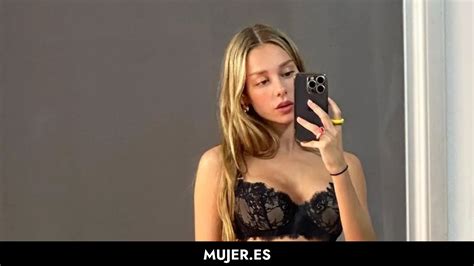 Ester Expósito Tiene El Bikini Granate Que Adorarán Las Mujeres Con