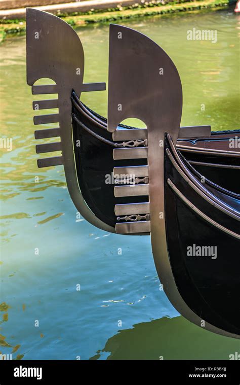 Gondola in venice on the grand canal Stock Photo - Alamy