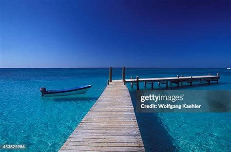 Roatan Bay Islands Photos and Premium High Res Pictures - Getty Images