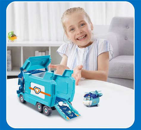 Super Wings Marcs Garbage Cleaning Truck In Street Sweeping