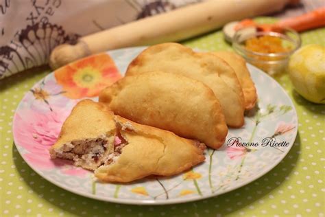 Panzerotti Dolci Con Ricotta Aromatizzata Piovono Ricette