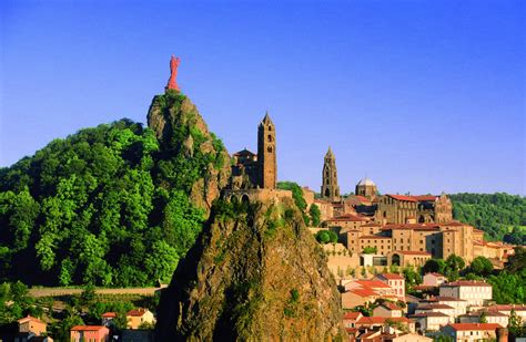 A La D Couverte De L Une Des Plus Belles Communes De France Le Puy En