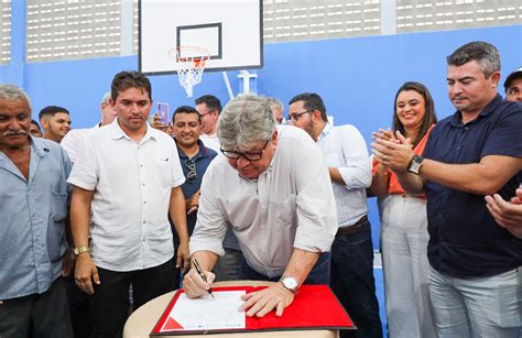 João Azevêdo inaugura escola nova agência da Cagepa e autoriza obras