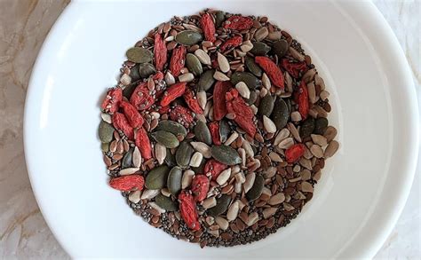 Better Food Mood Flaxseed Sunflower Pumpkin Chia Seeds And Goji Berries Mix 200g Unsalted