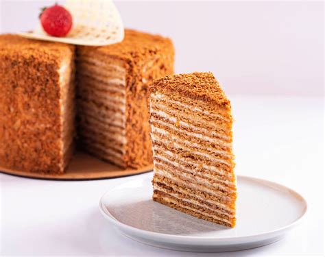 Medovik Russian Honey Cake Recipe By Pastry Workshop Pastry Workshop