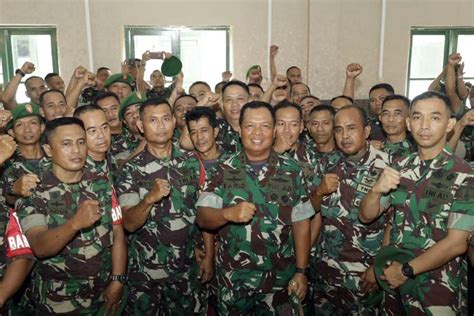 Survei Tingkat Kepercayaan Publik Lsi Dpr Dan Parpol Terendah Tni