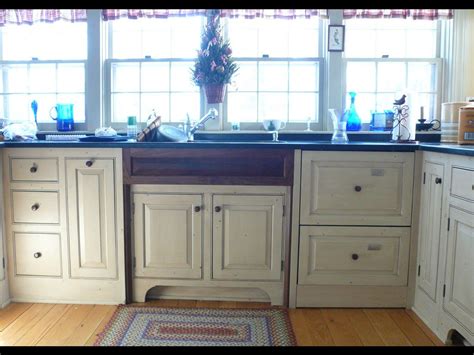 Early American – R.A. Page Custom Cabinetry and Farmhouse Furniture