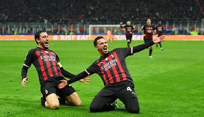 Champions League Milan Napoli Ai Rossoneri L Andata Del Derby