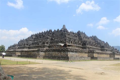 Candi Borobudur Mengenal Asal Usul Sejarah And Kemegahannya