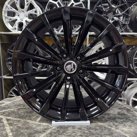 18 inç 5x112 PHOENİX SUPERB OCTAVİA GOLF JETTA UYUMLU Siyah Jant Modeli